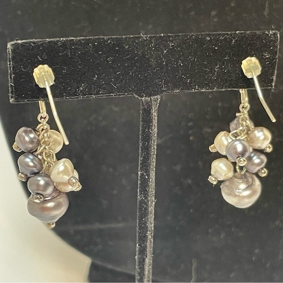 Elegant Gray and Pearl-Colored Bead  Cluster Earrings - Picture 5 of 7